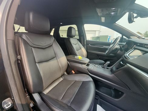 Used 2020 Cadillac XT5 Premium Luxury AWD/4WD image 24
