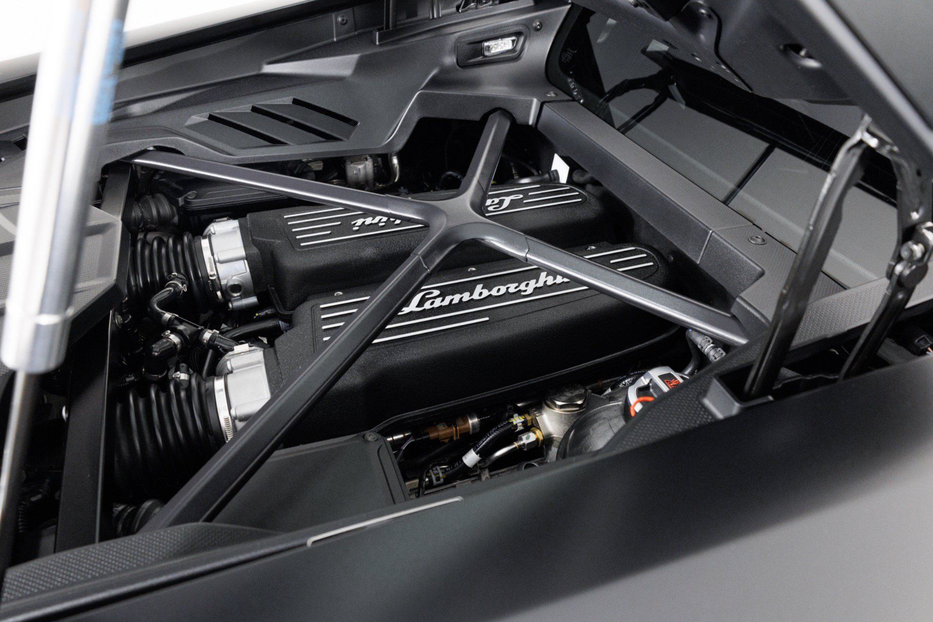 Used 2023 Lamborghini Huracan EVO RWD image 56