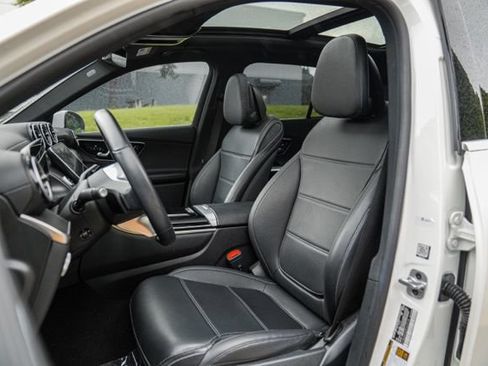 Used 2023 Mercedes-Benz GLC 300 image 35
