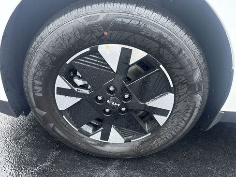 New 2026 Kia Carnival LXS image 8