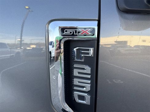 Used 2021 Ford F250 XL w/ STX Appearance Package image 12