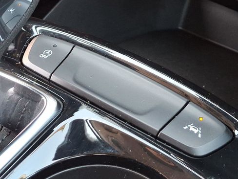 Used 2024 Chevrolet Trax LT w/ Driver Confidence Package image 23