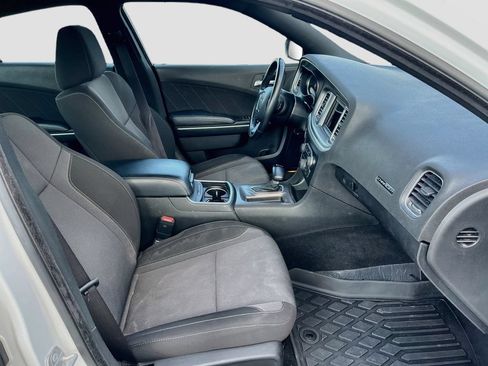 Used 2022 Dodge Charger SXT RWD image 28