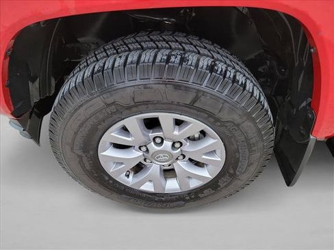 Used 2016 Toyota Tacoma SR5 w/ SR5 Appearance Package (SN) RWD image 9