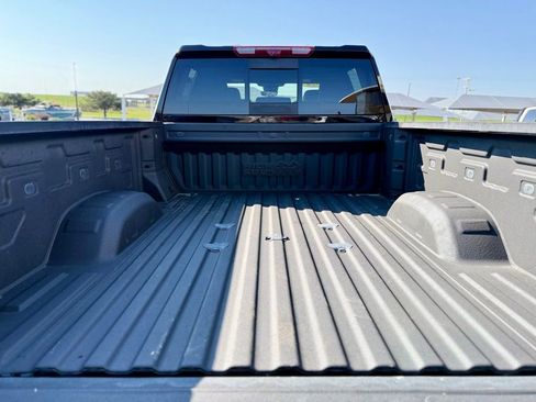 Used 2024 Chevrolet Silverado 3500 High Country w/ Technology Package image 8