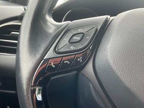 Used 2018 Toyota C-HR XLE FWD image 26