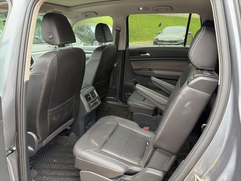 Used 2023 Volkswagen Atlas SE w/ Panoramic Sunroof Package AWD/4WD image 9