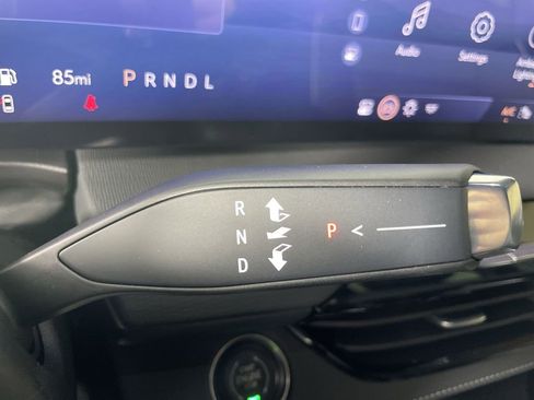 Used 2025 Buick Enclave Sport Touring image 15