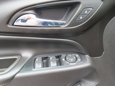 Used 2019 Chevrolet Equinox Premier AWD/4WD image 13