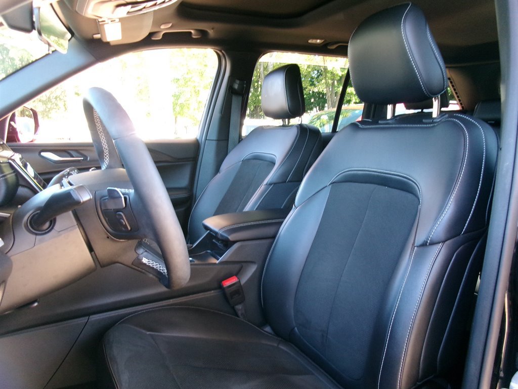 Used 2025 Jeep Grand Cherokee Altitude AWD/4WD image 12