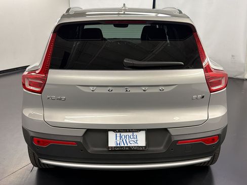 Used 2025 Volvo XC40 B5 Plus AWD/4WD image 10