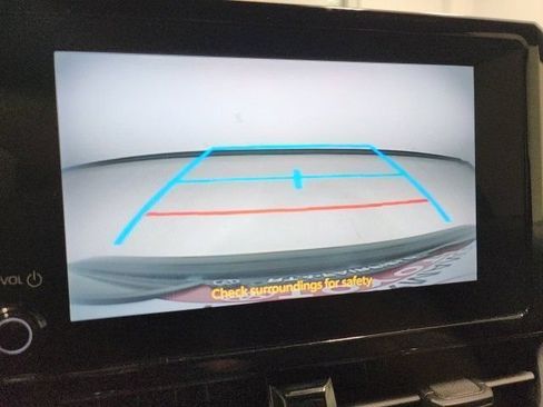 Used 2023 Toyota Corolla SE FWD image 3