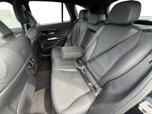 Used 2024 Mercedes-Benz GLC 300 4MATIC image 16