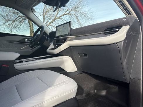 Certified 2025 Ford Explorer Platinum w/ Ultimate Package image 35