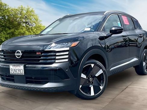 Certified 2025 Nissan Kicks SR AWD/4WD image 3