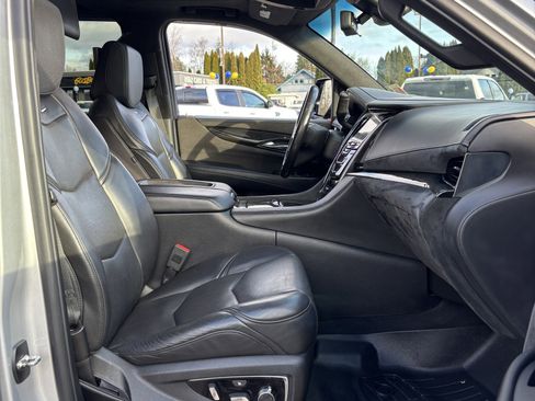 Used 2018 Cadillac Escalade ESV Platinum image 10