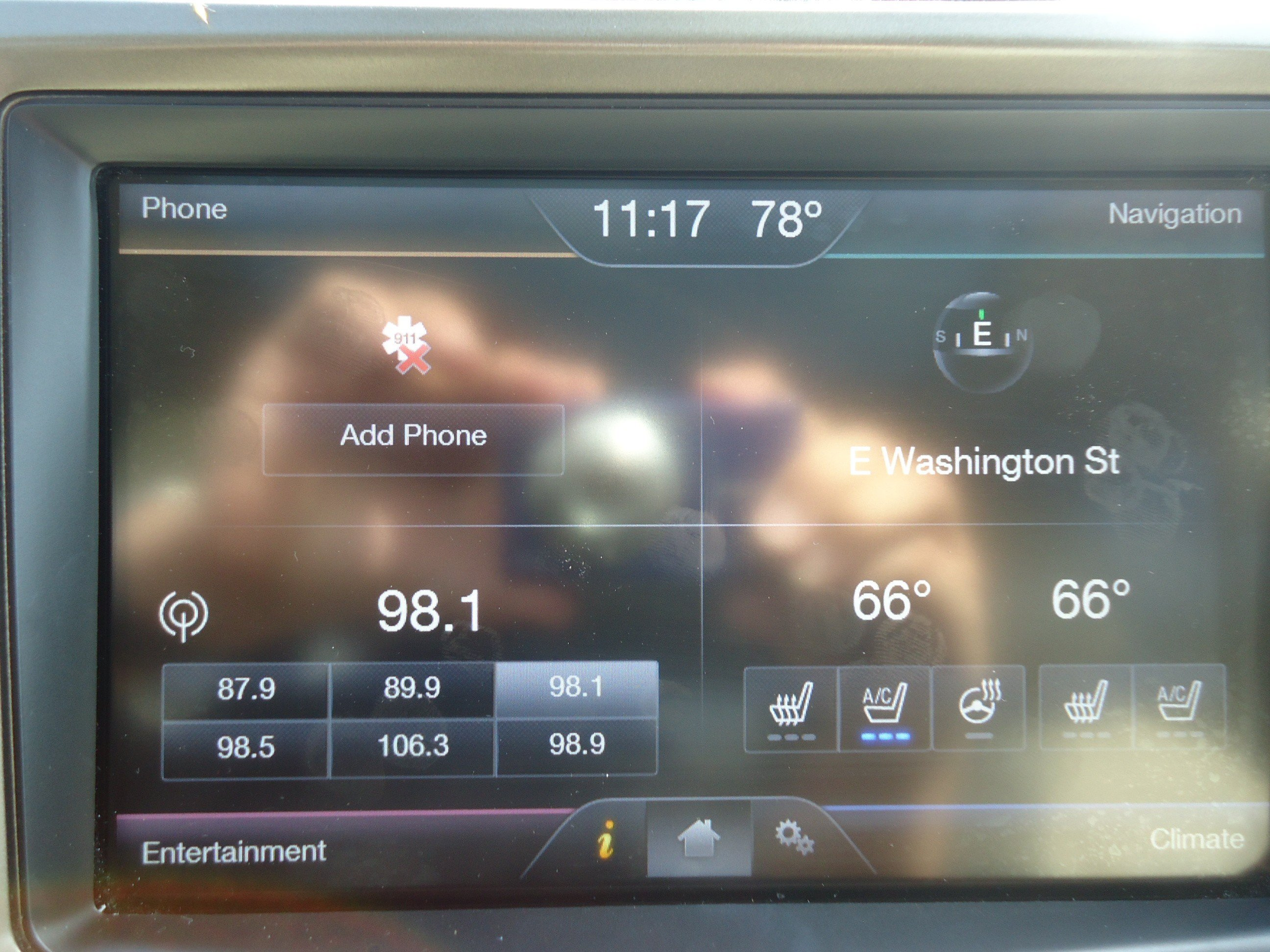 Used 2015 Lincoln MKX AWD w/ Equipment Group 102A image 17