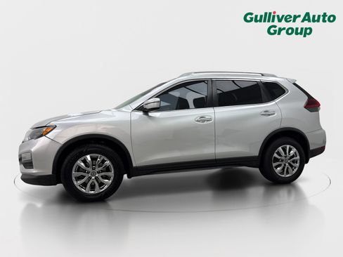 Used 2019 Nissan Rogue S w/ Special Edition Package FWD image 2