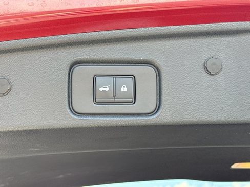 Certified 2025 Nissan Pathfinder SV FWD image 11
