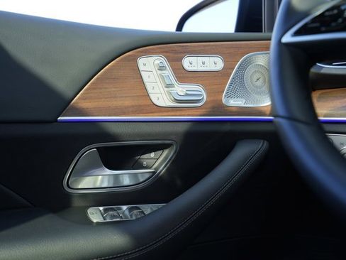 Certified 2025 Mercedes-Benz GLE 580 4MATIC image 43