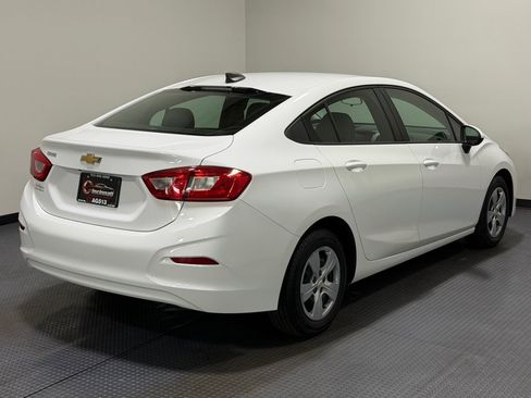 Used 2018 Chevrolet Cruze LS FWD image 5