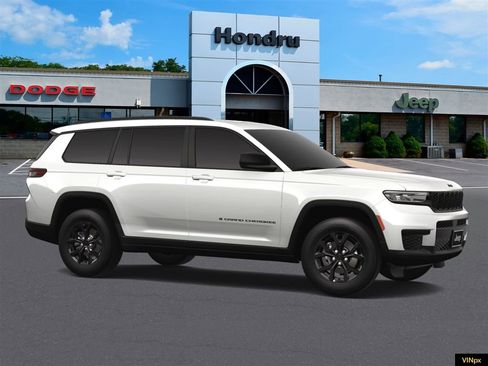 New 2025 Jeep Grand Cherokee L Altitude image 10