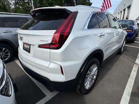 Used 2024 Cadillac XT4 Luxury w/ Cold Weather Package AWD/4WD image 4