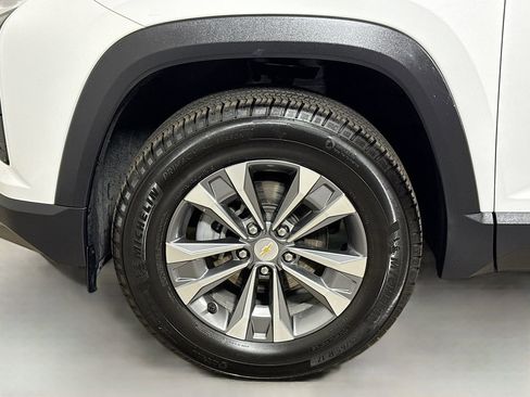 Used 2026 Chevrolet Equinox LT AWD/4WD image 29