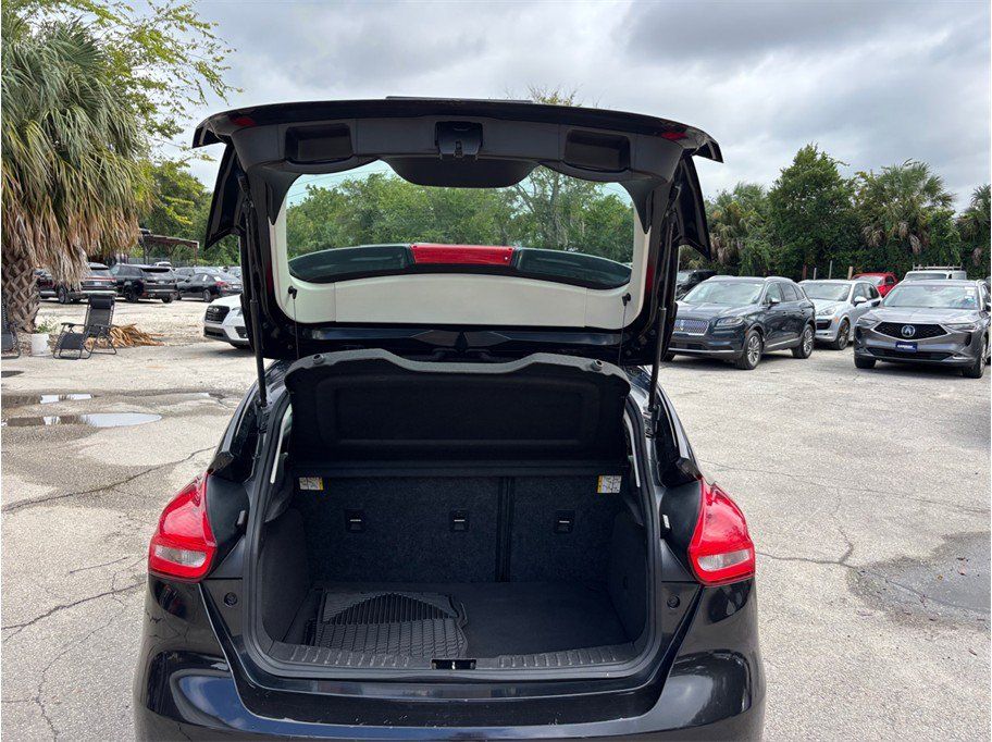 Used 2015 Ford Focus SE FWD image 34