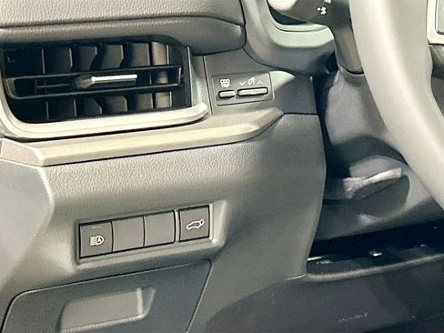 New 2026 Toyota Grand Highlander FWD image 8
