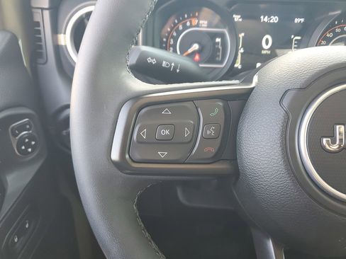 Used 2025 Jeep Gladiator Sport AWD/4WD image 25