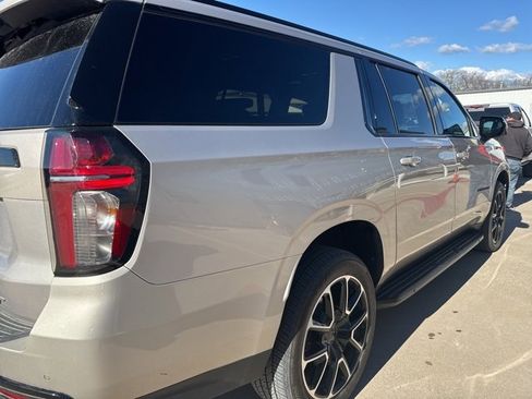 Used 2024 Chevrolet Suburban RST w/ Luxury Package image 10