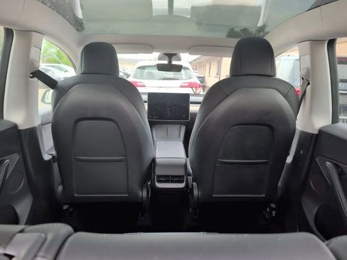 Used 2022 Tesla Model Y Long Range AWD/4WD image 7