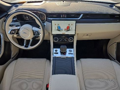 Used 2025 Jaguar F-PACE R-Dynamic S AWD/4WD image 9