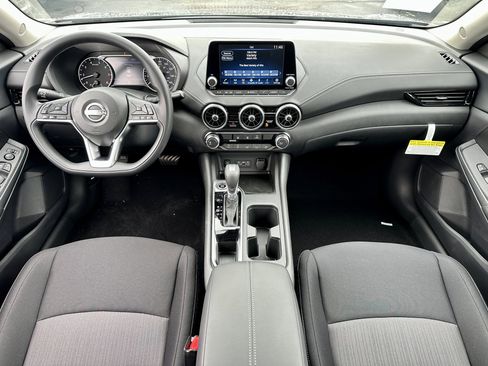 Used 2025 Nissan Sentra SV image 19