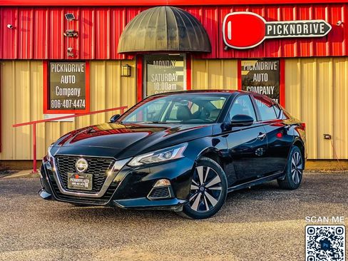 Used 2021 Nissan Altima 2.5 SV w/ SV Premium Package image 3