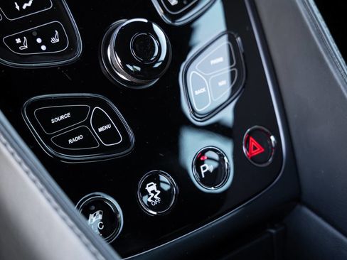 Used 2014 Aston Martin Vanquish Coupe image 70