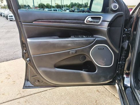 Used 2019 Jeep Grand Cherokee Summit w/ Platinum Series Group AWD/4WD image 22