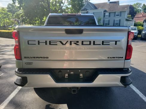 Used 2020 Chevrolet Silverado 1500 Custom w/ Custom Value Package AWD/4WD image 4