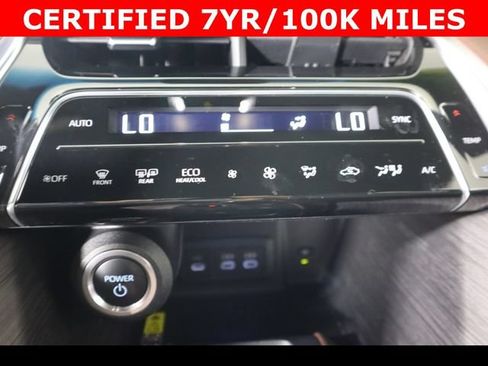 Used 2023 Toyota Venza XLE AWD/4WD image 35