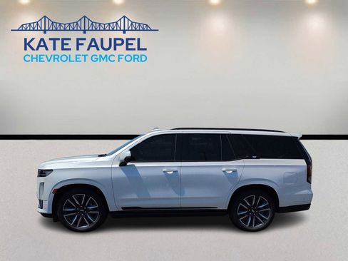 Used 2021 Cadillac Escalade Sport w/ Driver Assist Tech Package AWD/4WD image 4