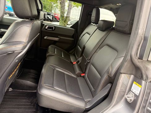 Used 2023 Ford Bronco Badlands w/ Sasquatch Package AWD/4WD image 30
