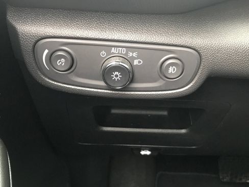 Used 2023 Chevrolet TrailBlazer RS w/ Sun and Liftgate Package image 18