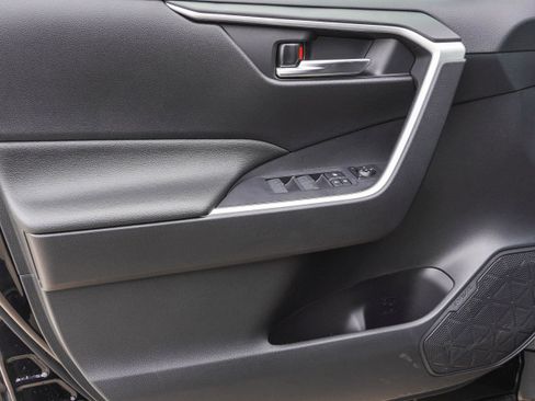 New 2025 Toyota RAV4 XLE image 20