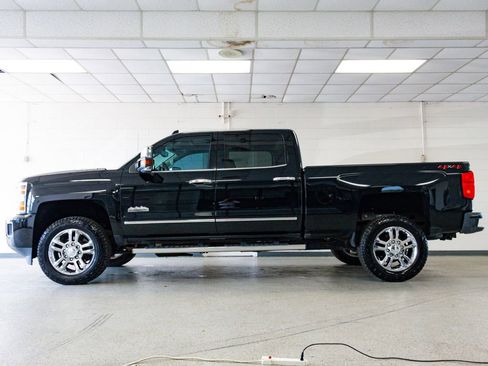 Used 2018 Chevrolet Silverado 2500 High Country w/ Duramax Plus Package image 5