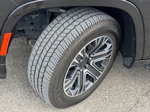 Used 2023 Jeep Wagoneer L Series II image 41