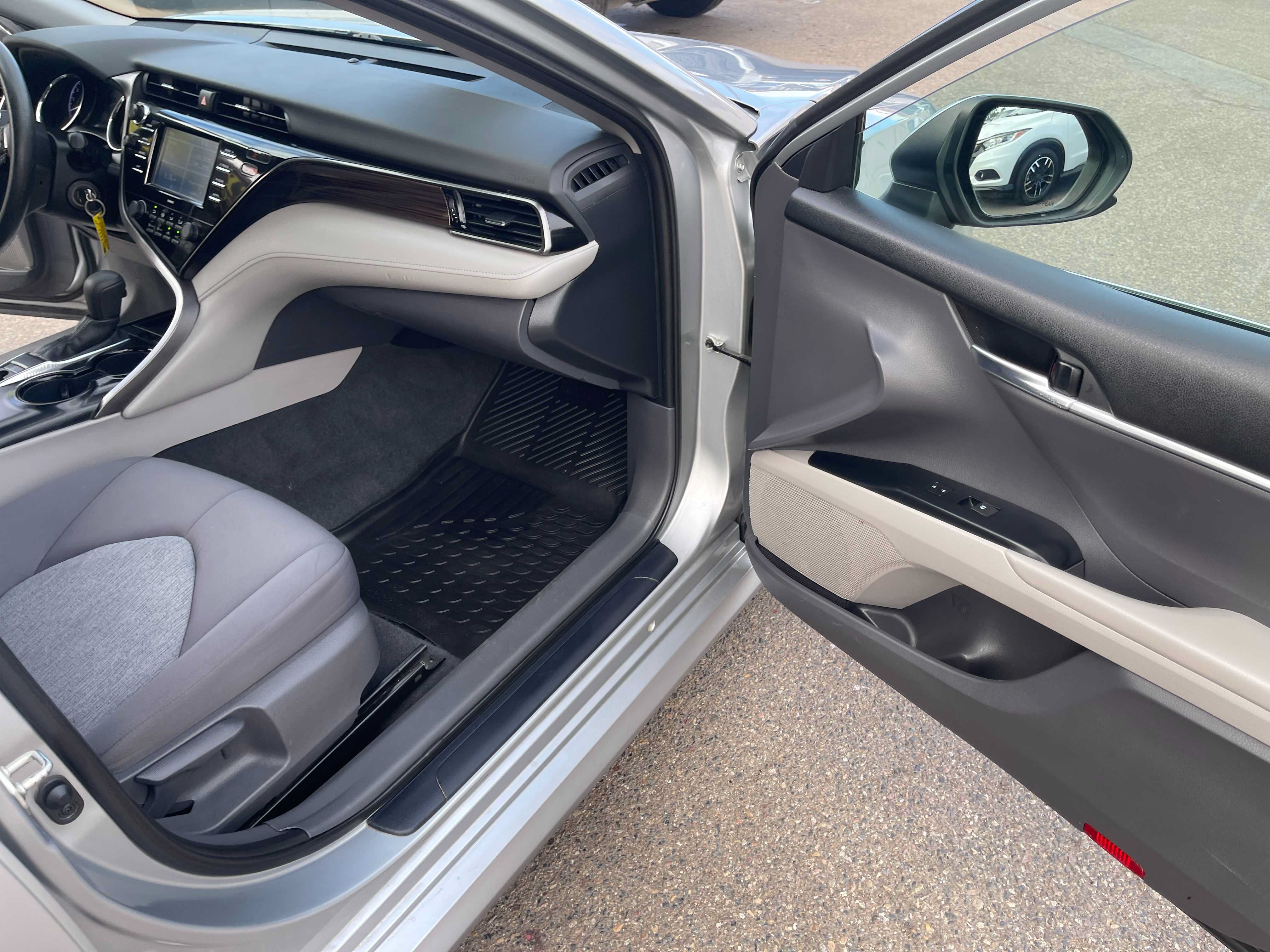Used 2020 Toyota Camry LE AWD/4WD image 13