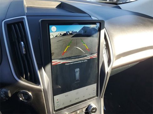 Used 2023 Ford Edge SEL image 20