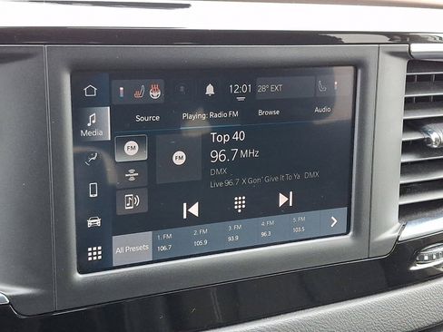 Used 2024 Chrysler Voyager LX image 17