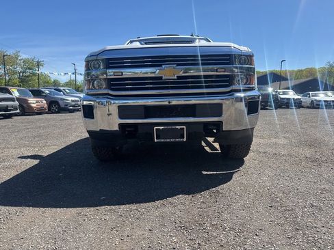 Used 2017 Chevrolet Silverado 2500 LT AWD/4WD image 4